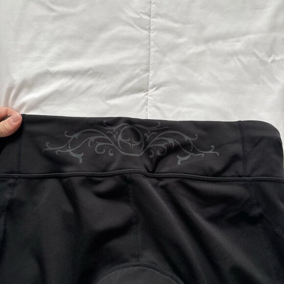 Athleta Womens Size Medium Padded Spin Cycling Pants Black Cropped Legging - Picture 9 of 11